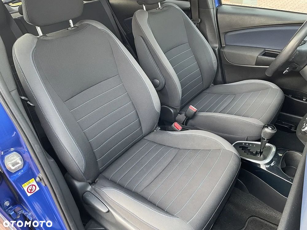 Toyota Yaris Hybrid 100 Selection Platinum - 35