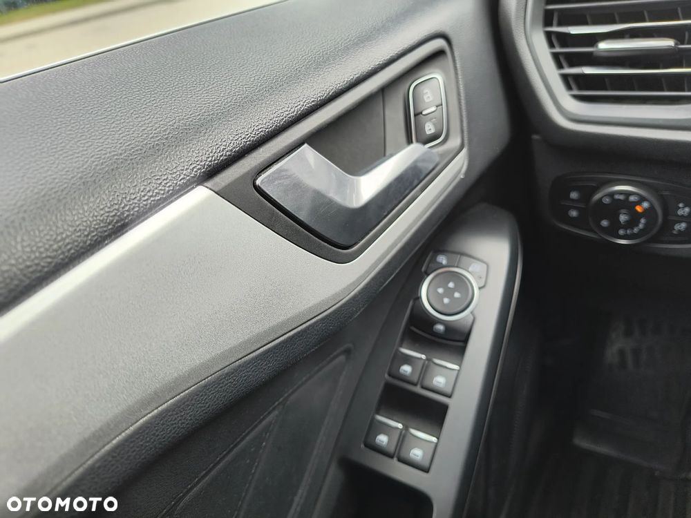 Ford Focus 1.5 EcoBlue Start-Stopp-System COOL&CONNECT - 11