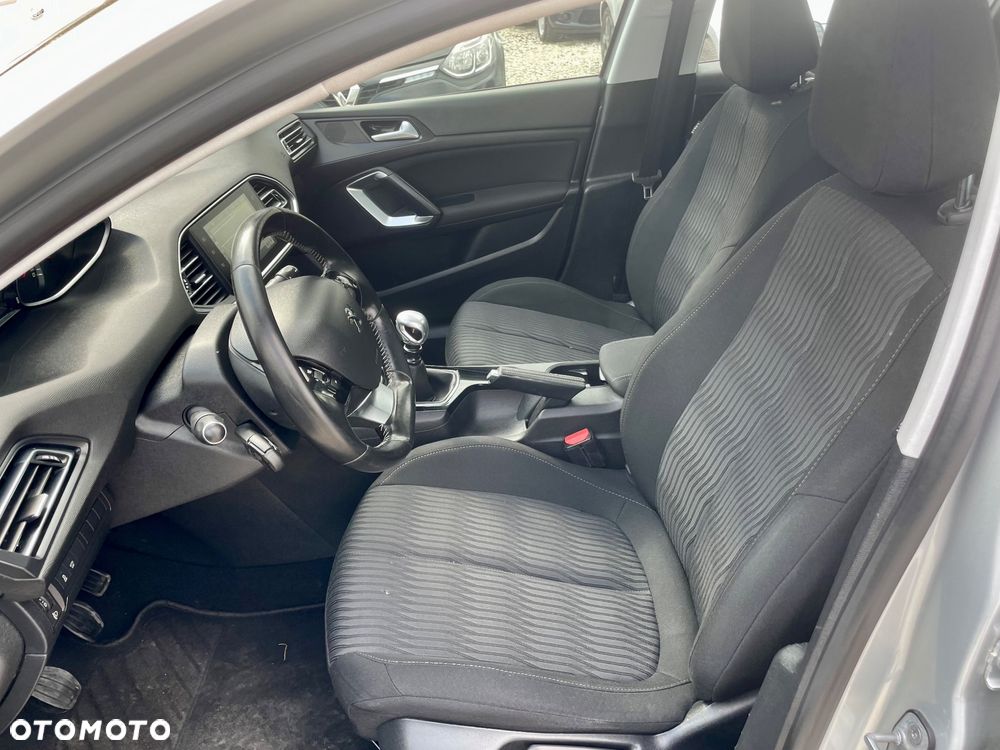 Peugeot 308 BlueHDi 120 Stop & Start Business-Line - 32