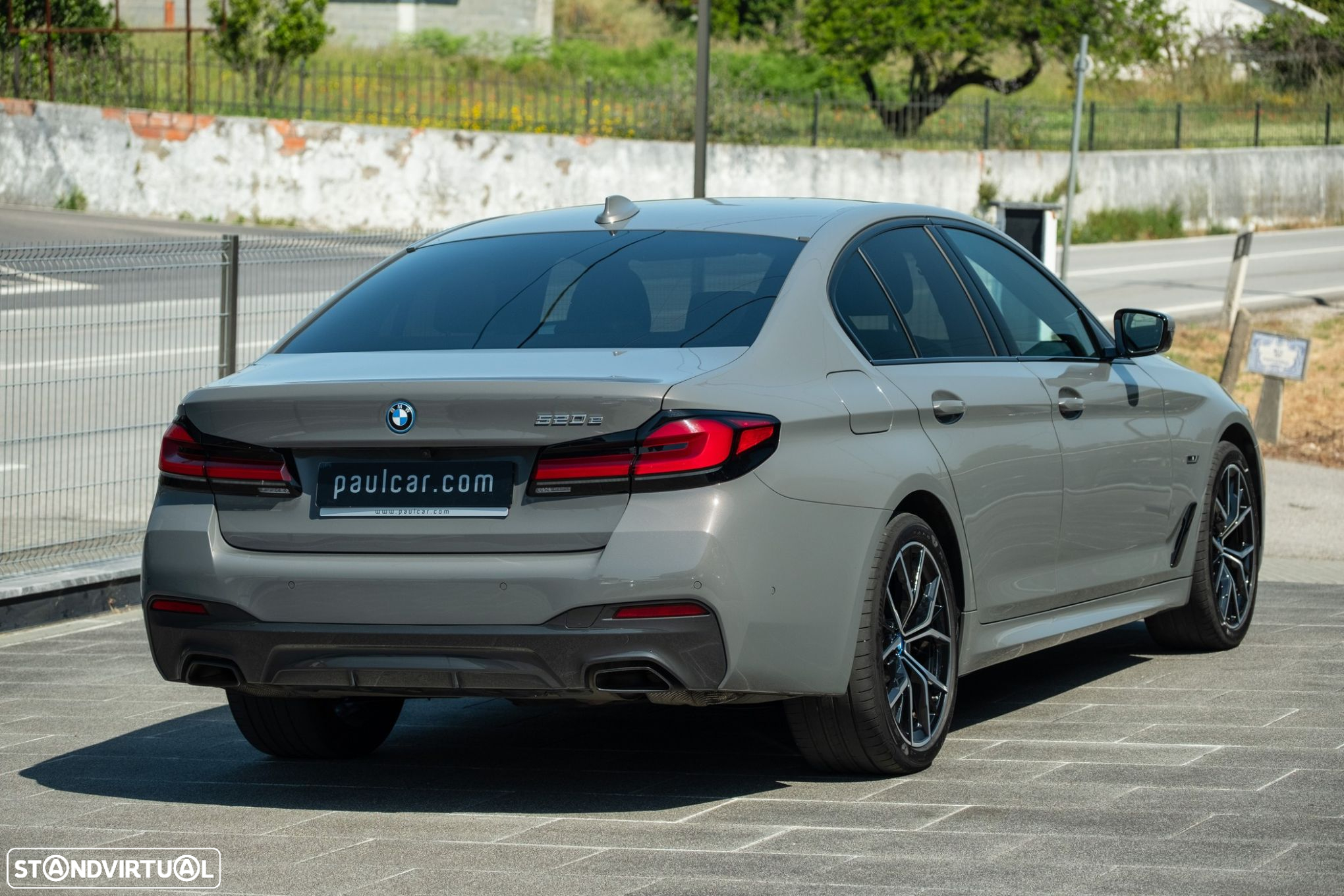 BMW 520 e Pack M - 12