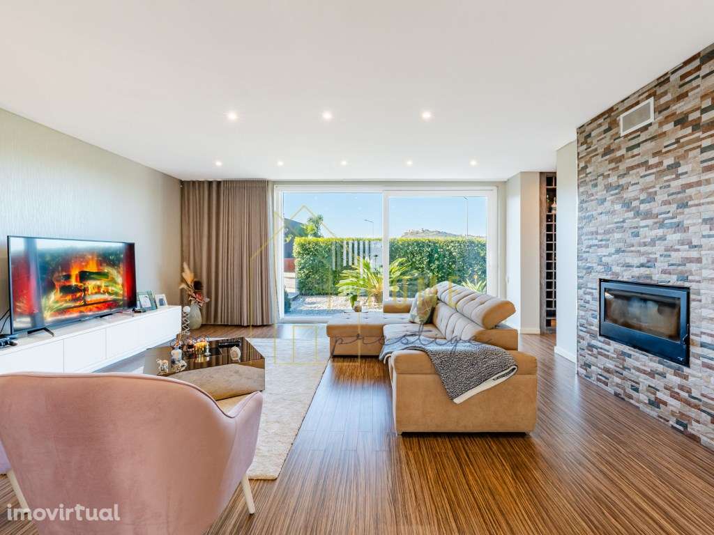 Moradia T4 na Urbanização Jardins de Santiago- Setúbal - Grande imagem: 2/60