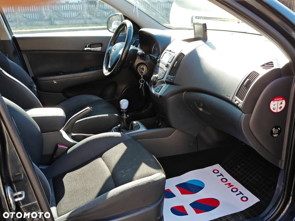 Hyundai i30 1.6 Seasons - 7