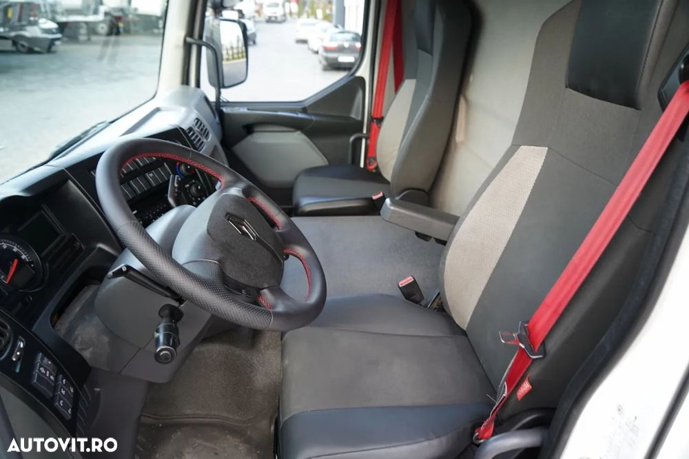 Renault D 210 / 4x2 / CONTAINER / 8,6 M / PODEA RESISTENTĂ / ELEVATOR DHOLLANDIA - 26