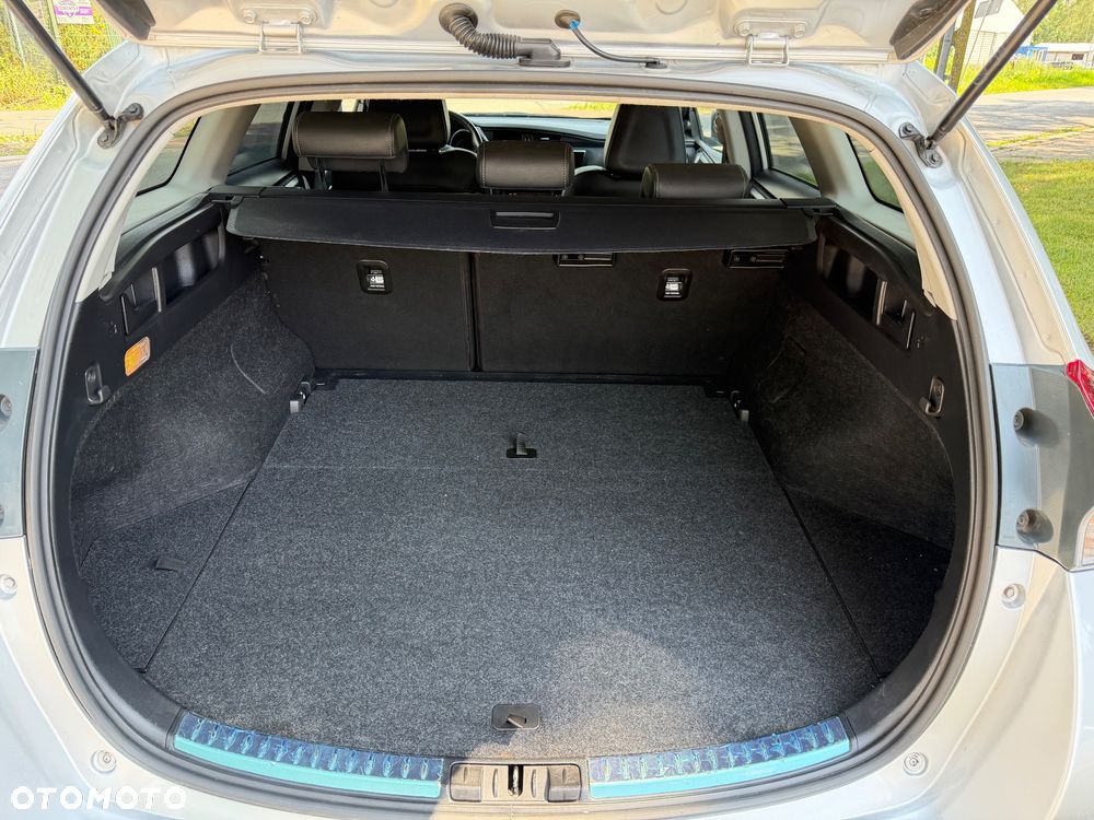 Toyota Auris Hybrid 135 Prestige - 20