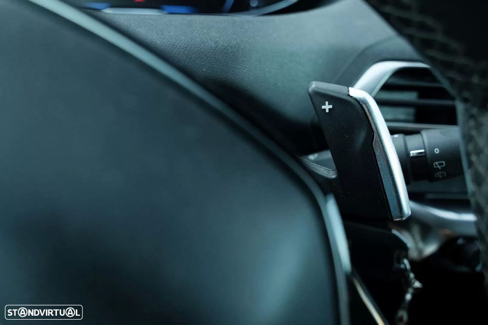 Peugeot 3008 1.5 BlueHDi Allure Pack EAT8 - 19
