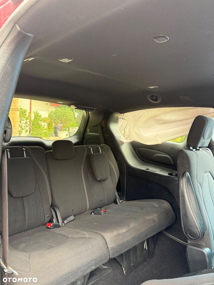Chrysler Pacifica - 21