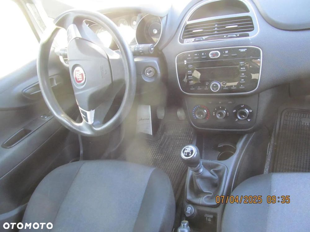 Fiat Punto 1.4 Easy Pakiet Easy Plus S&S - 9