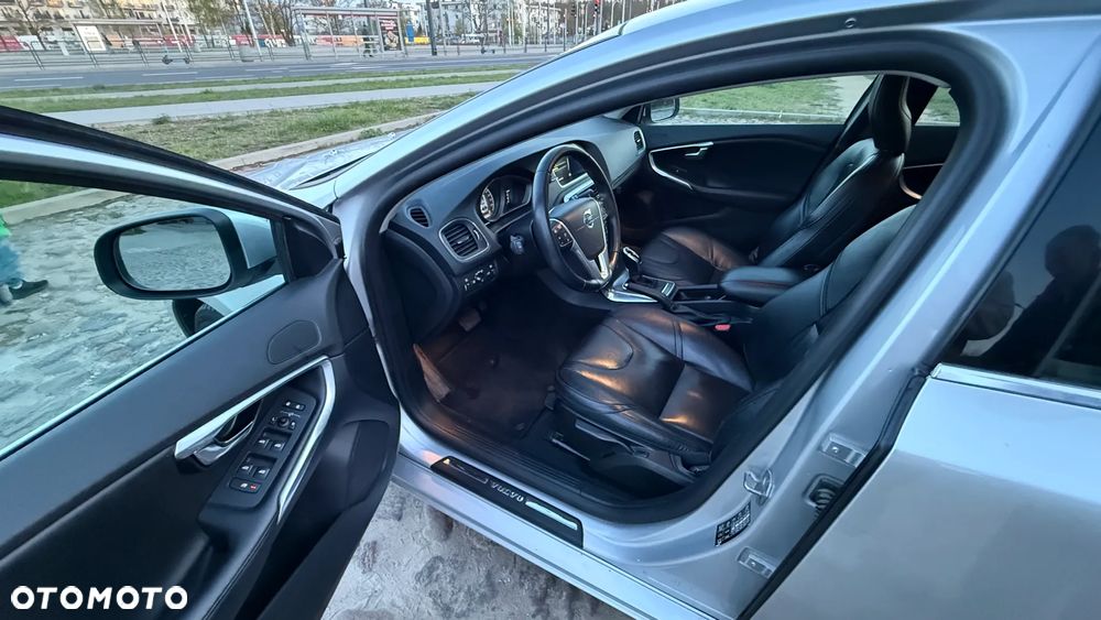 Volvo V40 D4 Drive-E Summum - 11