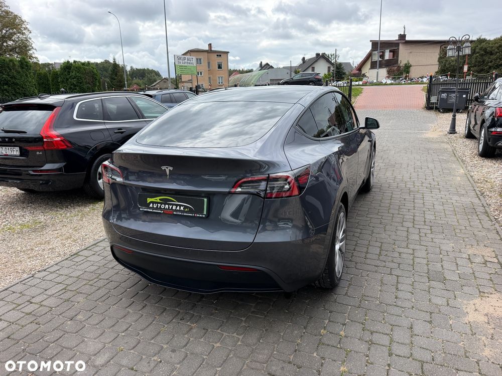 Tesla Model Y RWD - 30