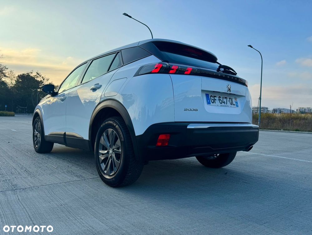 Peugeot 2008 1.5 BlueHDi Allure S&S - 4