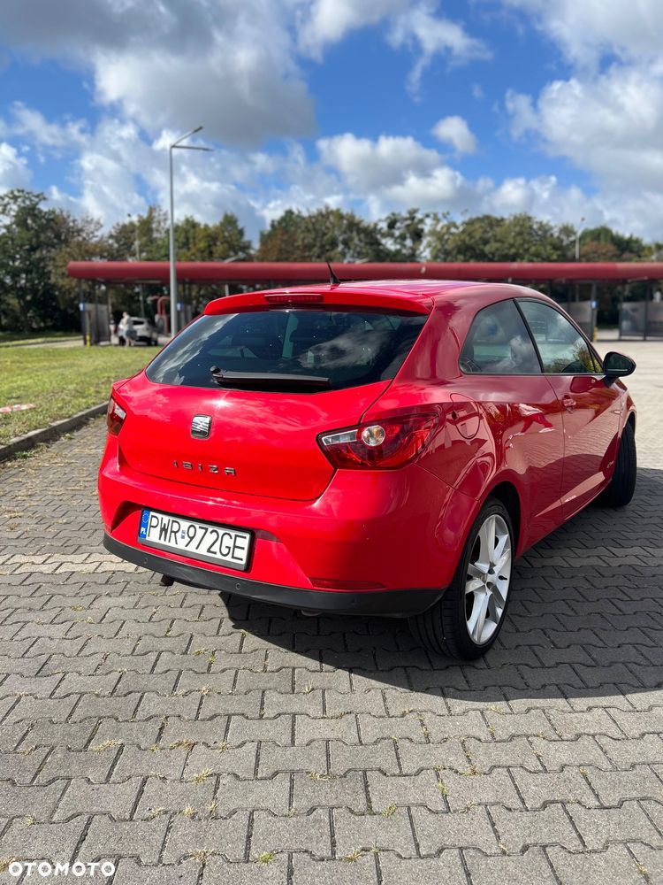 Seat Ibiza 2011 photo 4
