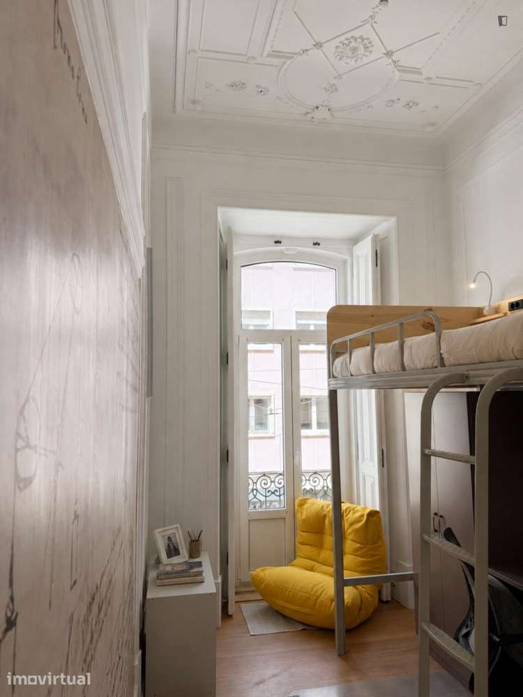 Quarto - localizado em Intendente Lisbon - Grande imagem: 3/16