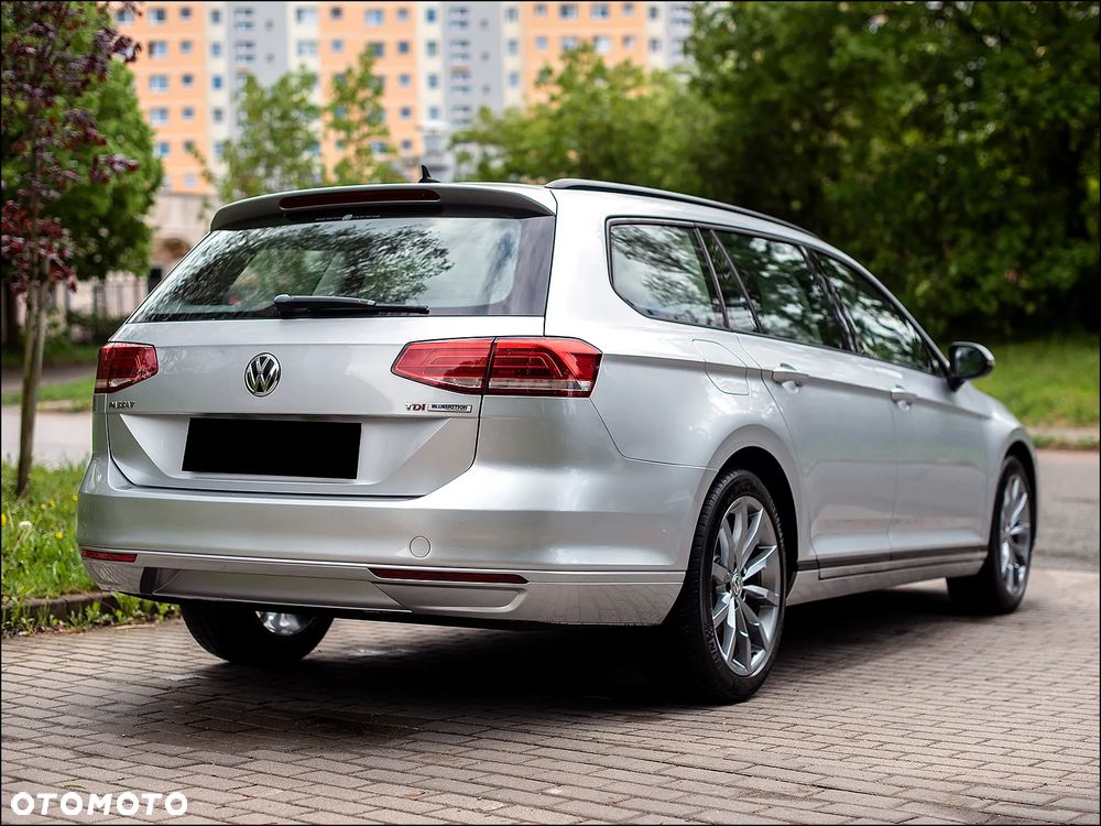 Volkswagen Passat - 12
