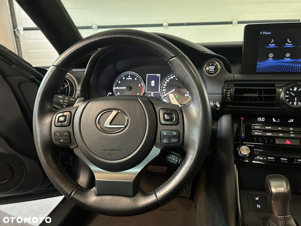 Lexus IS - 12