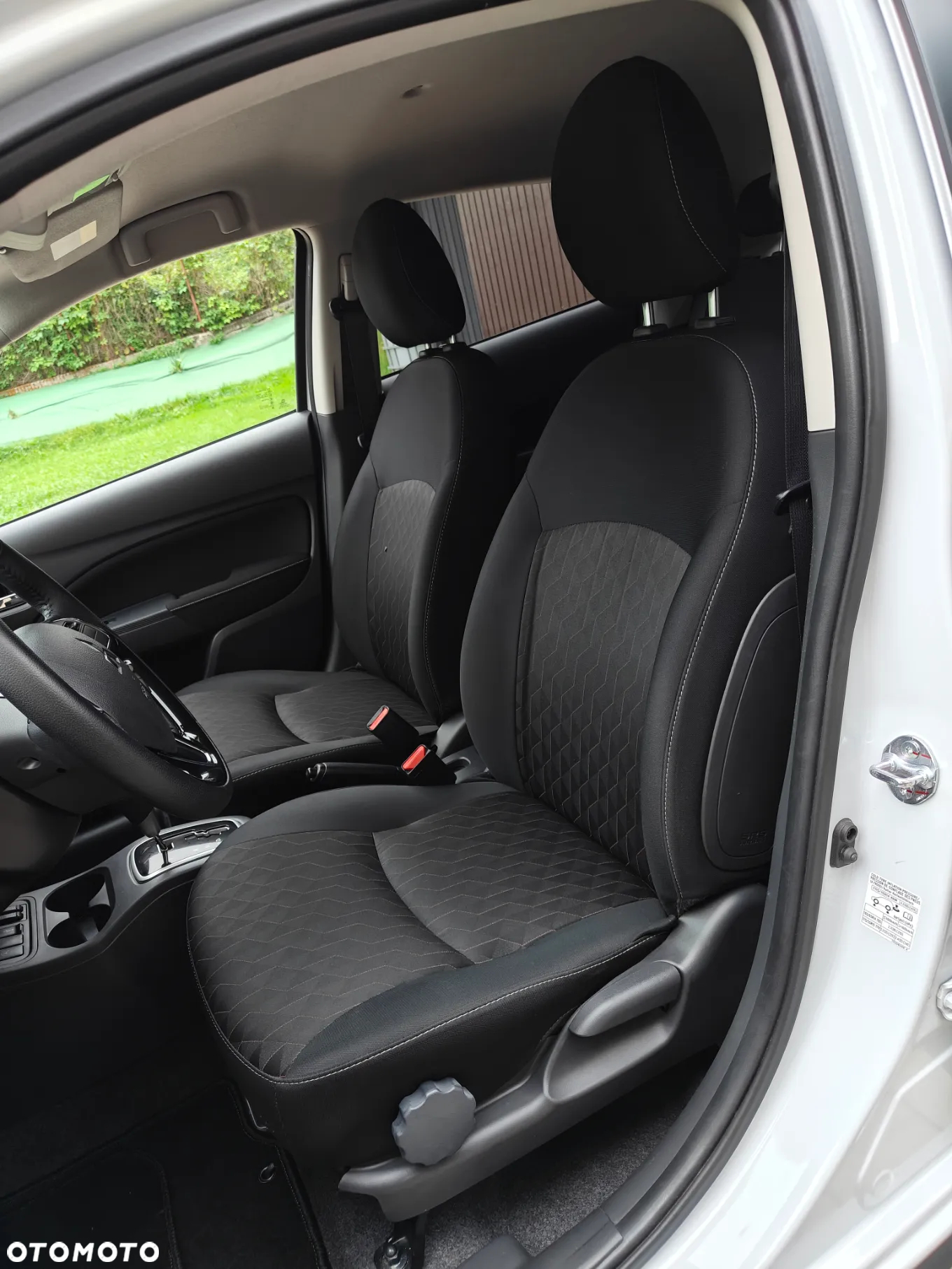 Mitsubishi Space Star AS&G 1.2 CVT Top - 26