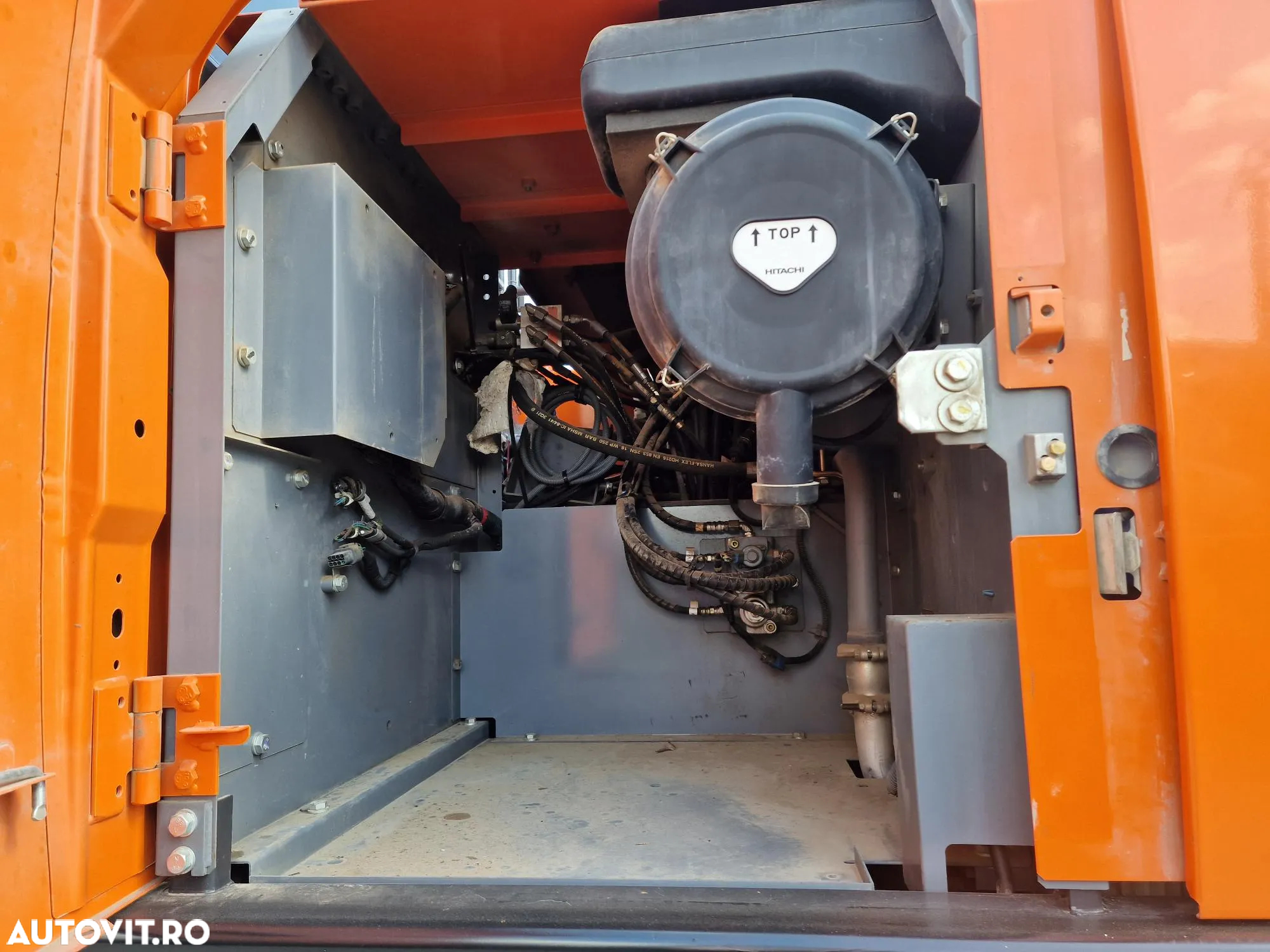 Hitachi ZX220W-6, 22tone, 2019, 4.844h, Cupa NOUA 1,3mc, LAMA si CALE, 3 BRATE excavare, Inst picon, a doua inst hidr, Gresare automata, posibilitate leassing 4 ani, CA NOU, PROMOTIE 109.900 EUR+Tva - 11