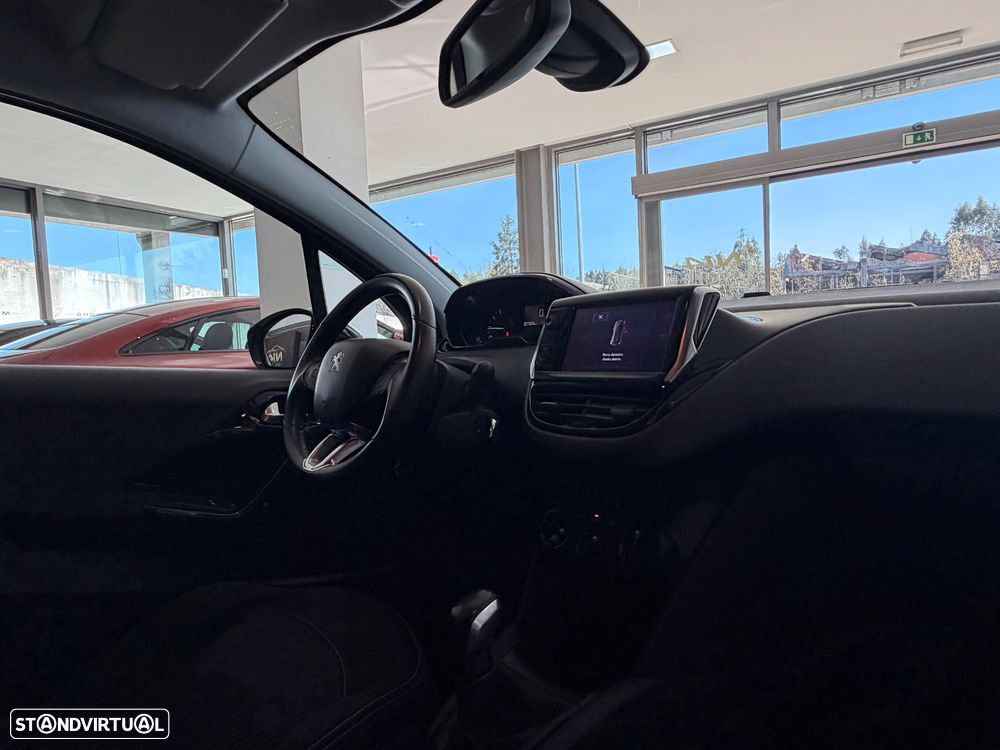 Peugeot 208 1.2 PureTech Style - 28