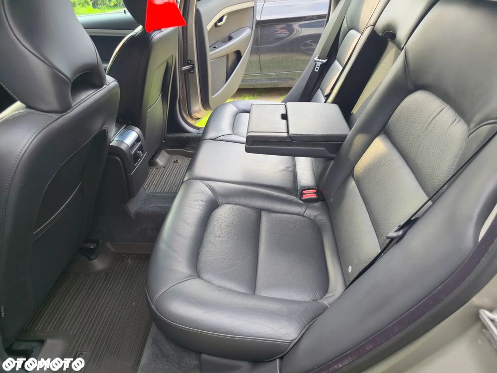 Volvo XC 70 D5 AWD Dynamic Summum - 10