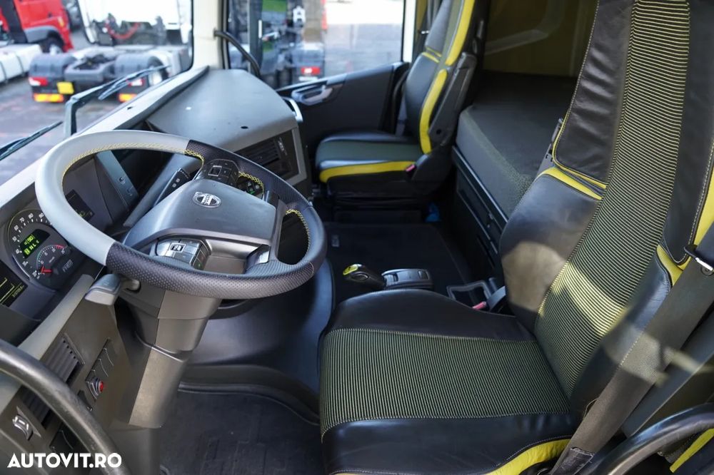 Volvo FH 16 / 660 / 6x4 / GVM: 180.000 KG!! / RETARDER / EURO 6 / I-PARK COOL - 28
