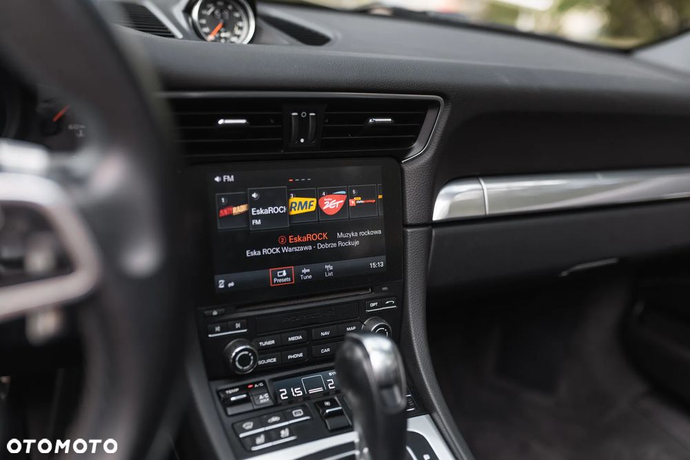 Porsche 911 Carrera S PDK - 21