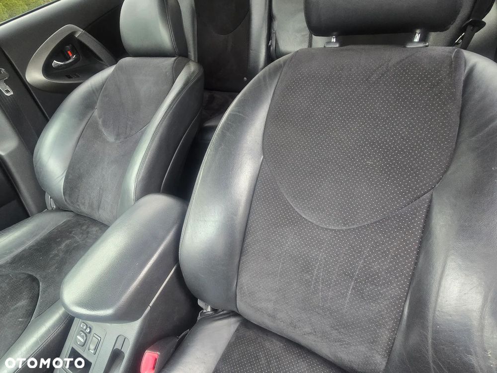 Toyota RAV4 2.0 VVT-i Premium - 25