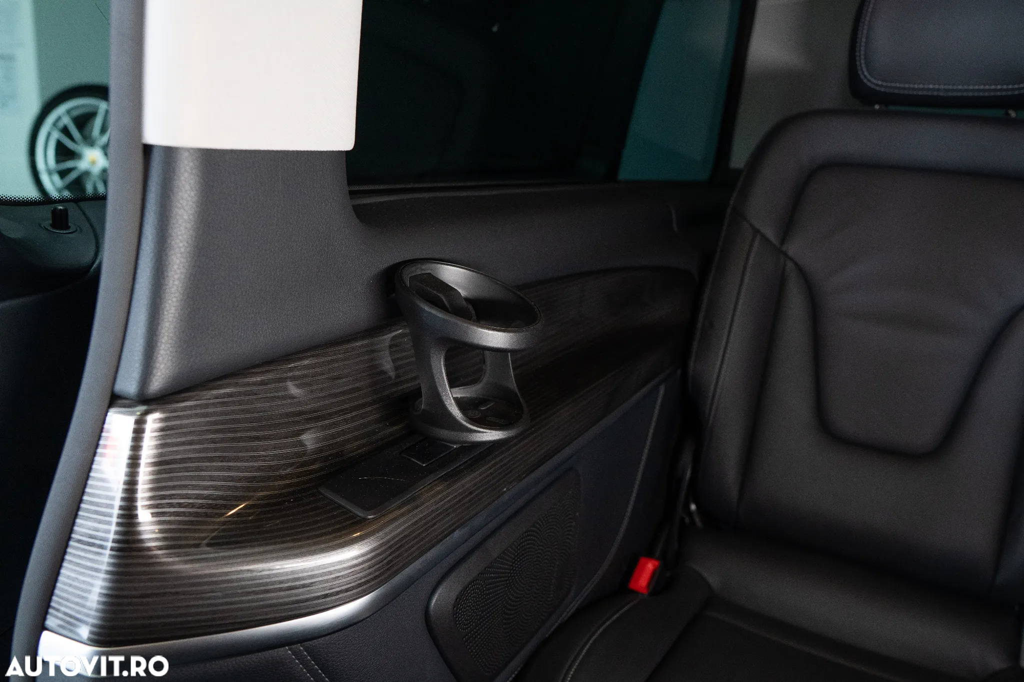 Mercedes-Benz V 250 d Combi Lung 190 CP AWD 9AT AVANTGARDE - 22