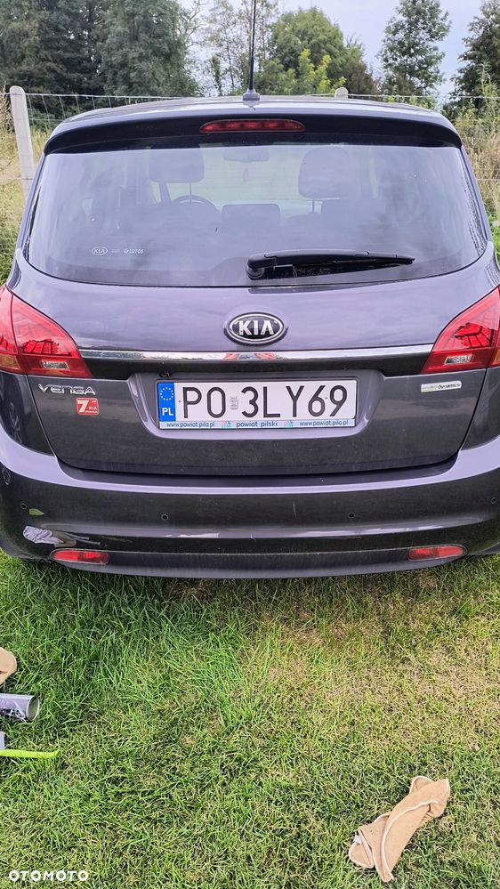 Kia Venga - 8
