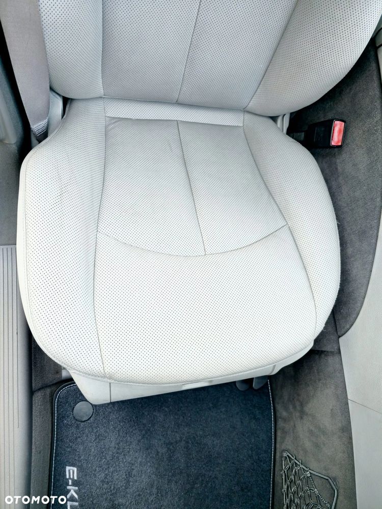 Mercedes-Benz Klasa E - 26