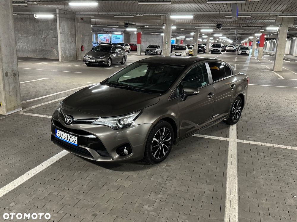 Toyota Avensis 2.0 D-4D Prestige - 2