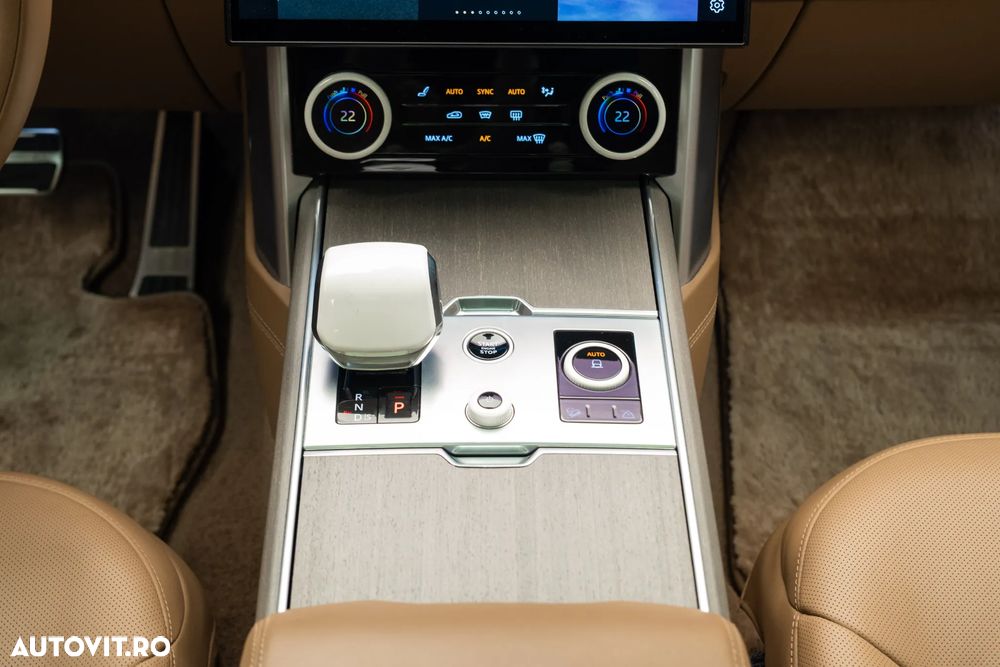 Land Rover Range Rover 4.4 V8 P530 LWB SV - 32