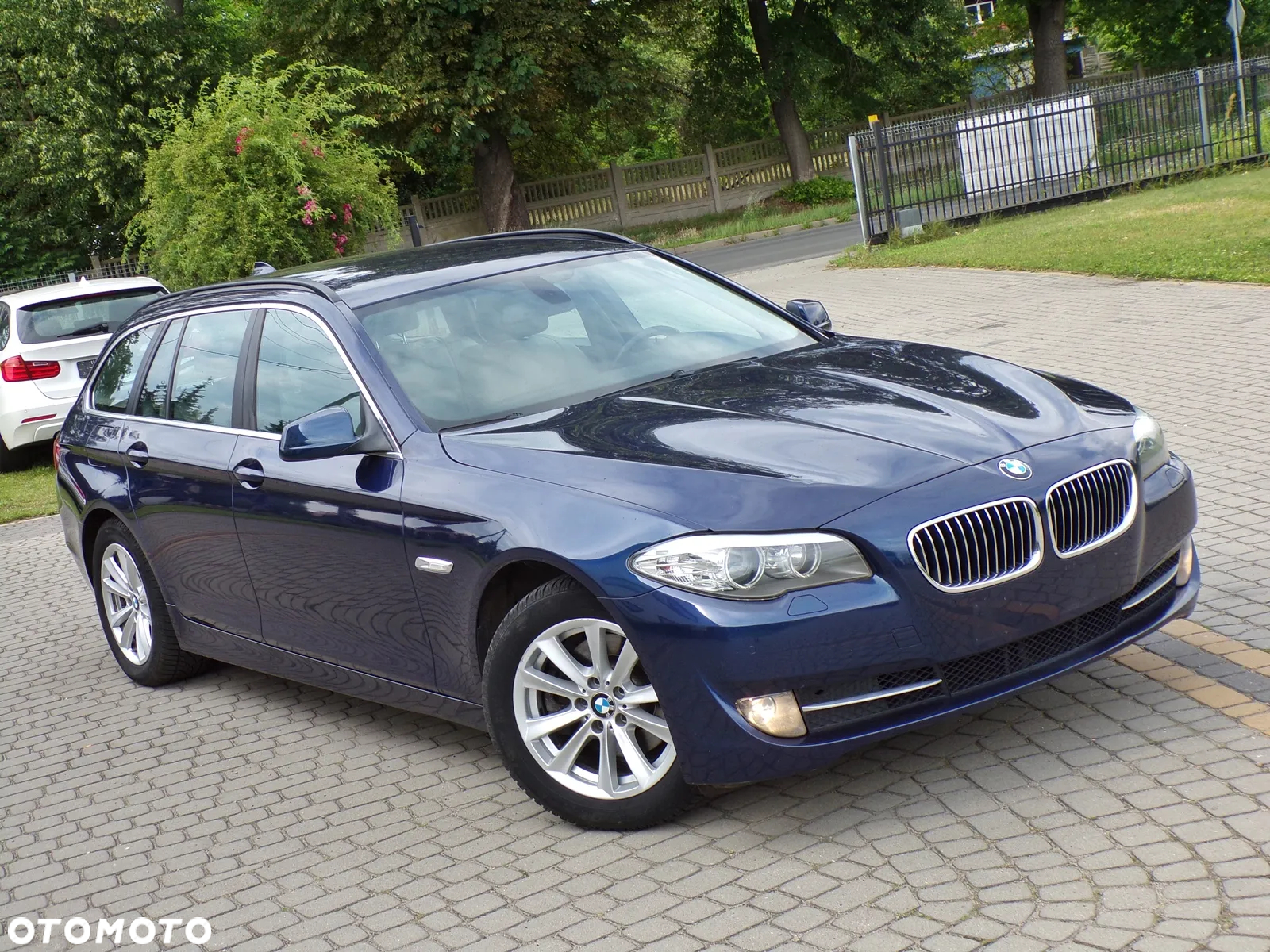 BMW Seria 5 520d Touring - 13