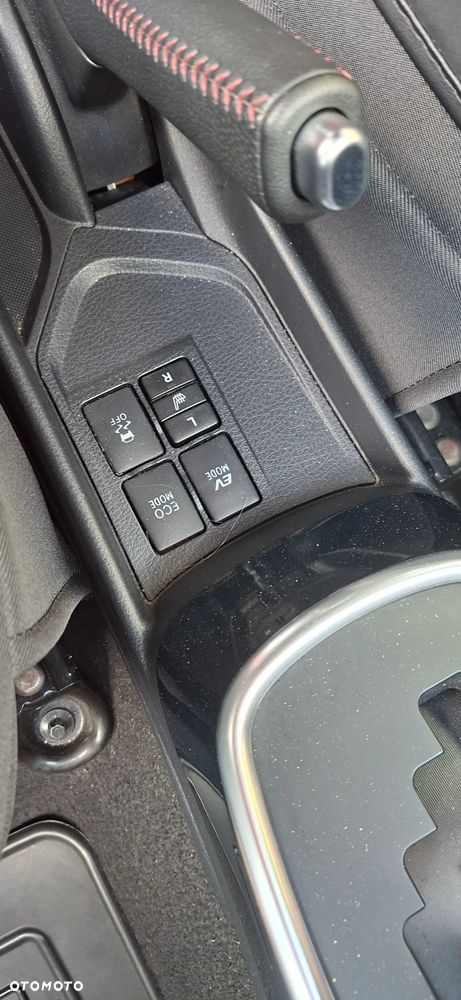 Toyota Yaris Hybrid 100 Selection Passion - 33