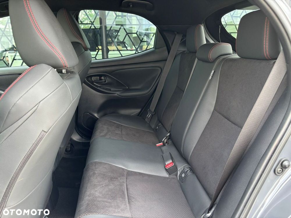 Toyota Yaris Hybrid 1.5 GR Sport - 7