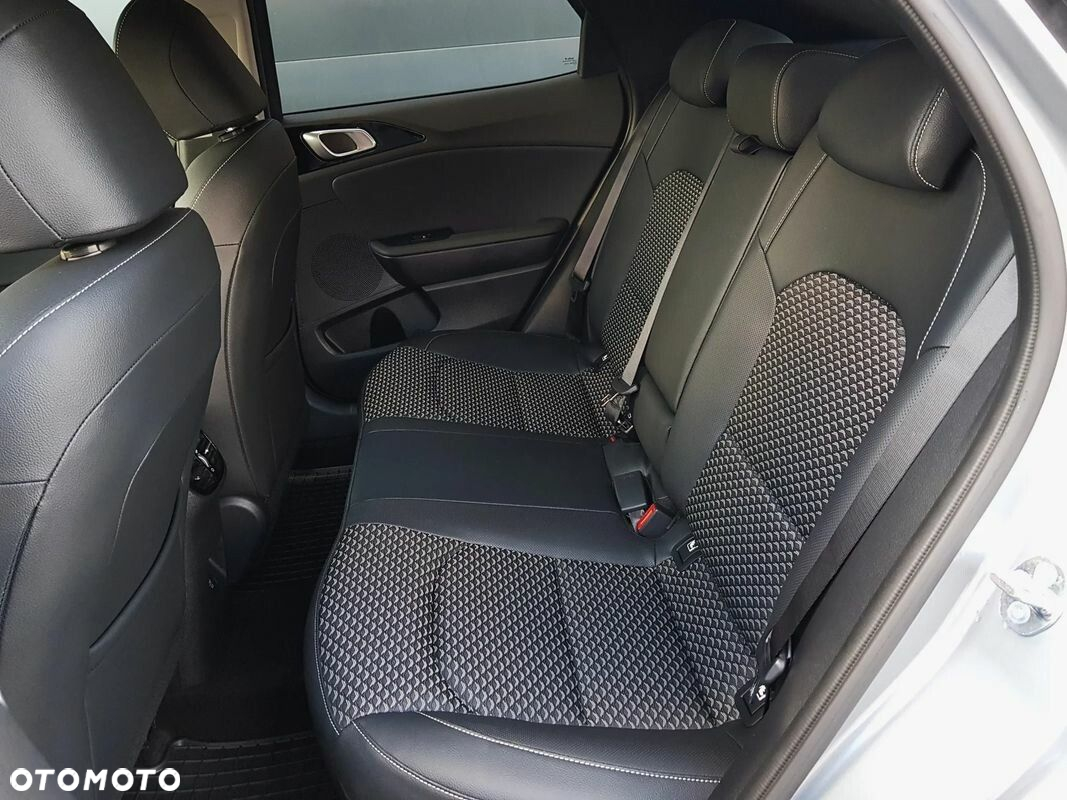 Kia XCeed 1.5 T-GDI Business Line DCT - 20
