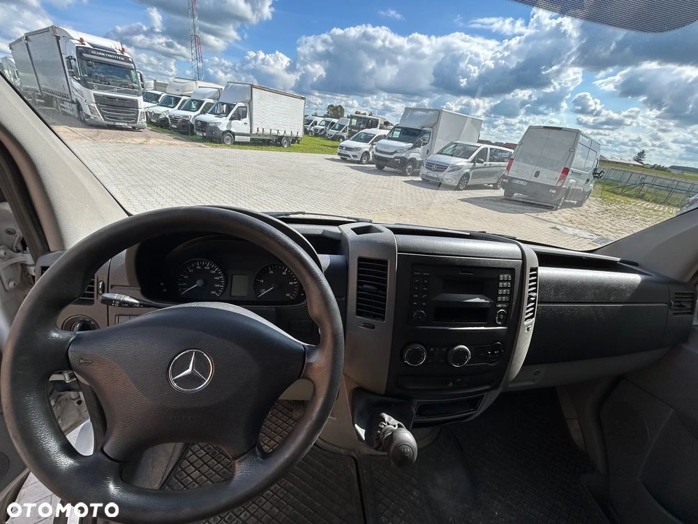 Mercedes-Benz SPRINTER - 8