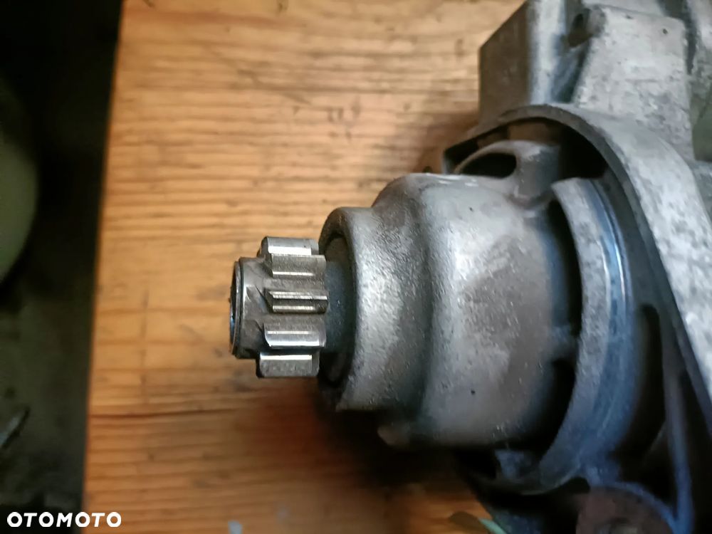 VOLKSWAGEN GOLF IV 97-06 1,4 TSI rozrusznik VALEO 02Z911023G * - 3