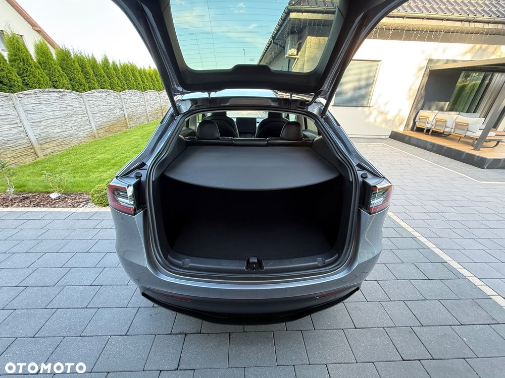 Tesla Model Y Standard - 11