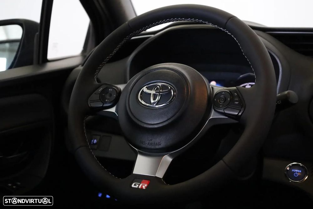Toyota Yaris 1.5 HSD GR Sport - 28