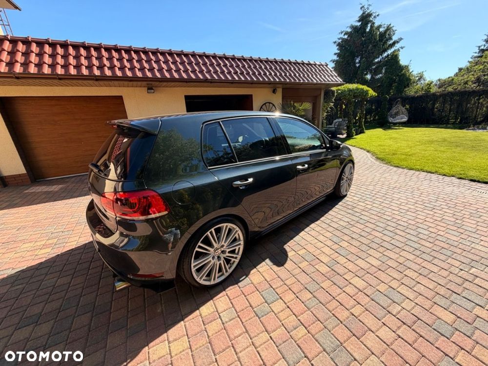 Volkswagen Golf - 8
