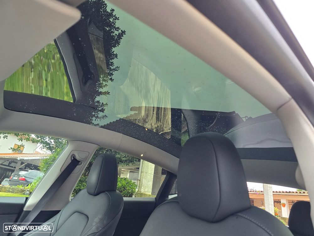 Tesla Model Y Long Range Dual Motor AWD - 10