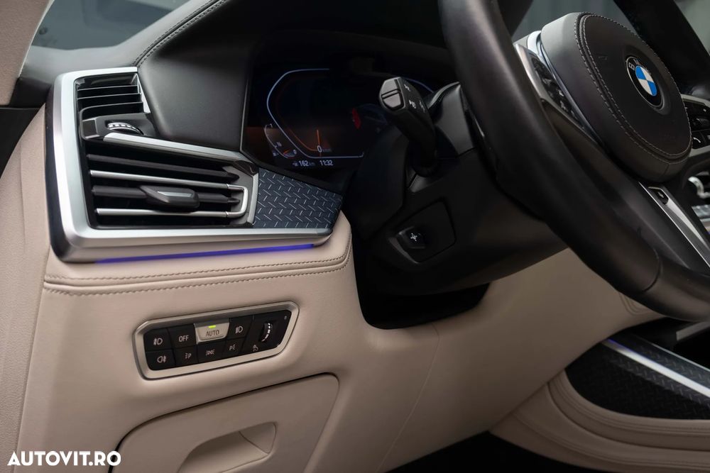 BMW X7 - 25
