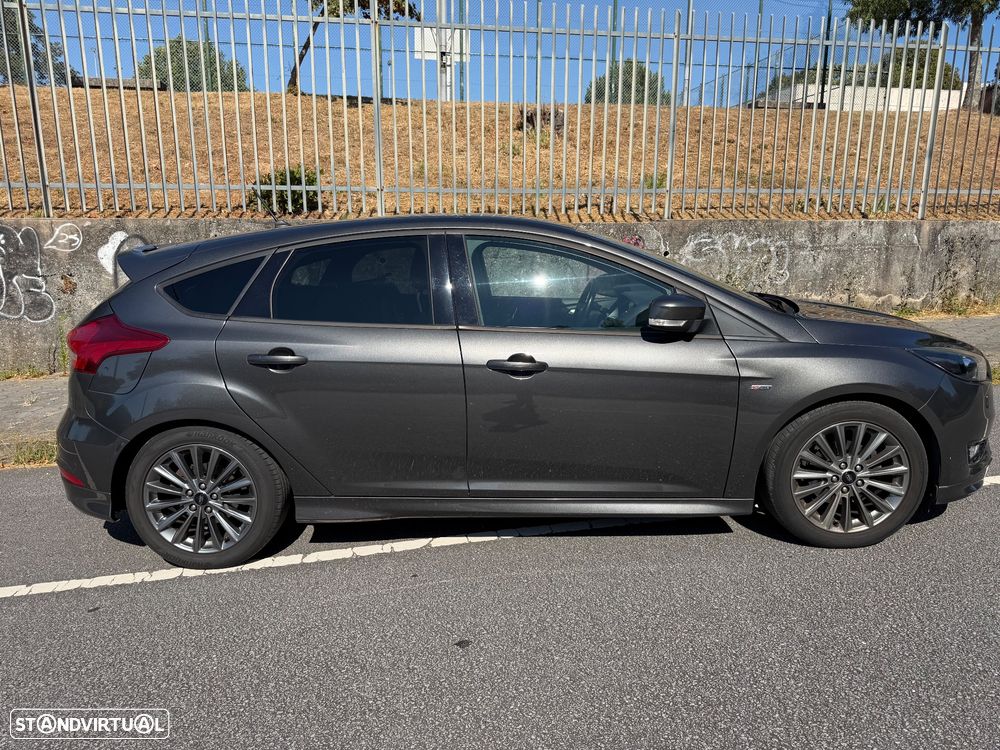 Ford Focus 1.0 EcoBoost ST-Line - 5