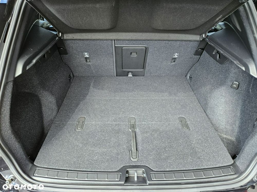 Volvo XC 40 B3 B DKG Ultra Black Edition - 16