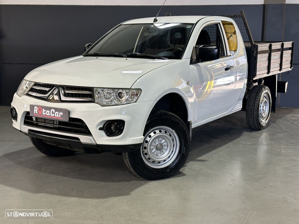 Mitsubishi L 200 2.5 DI-D Club Inv. AC 3L 4WD