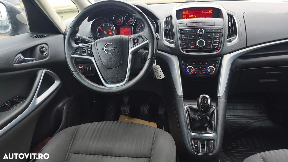 Opel Zafira - 8