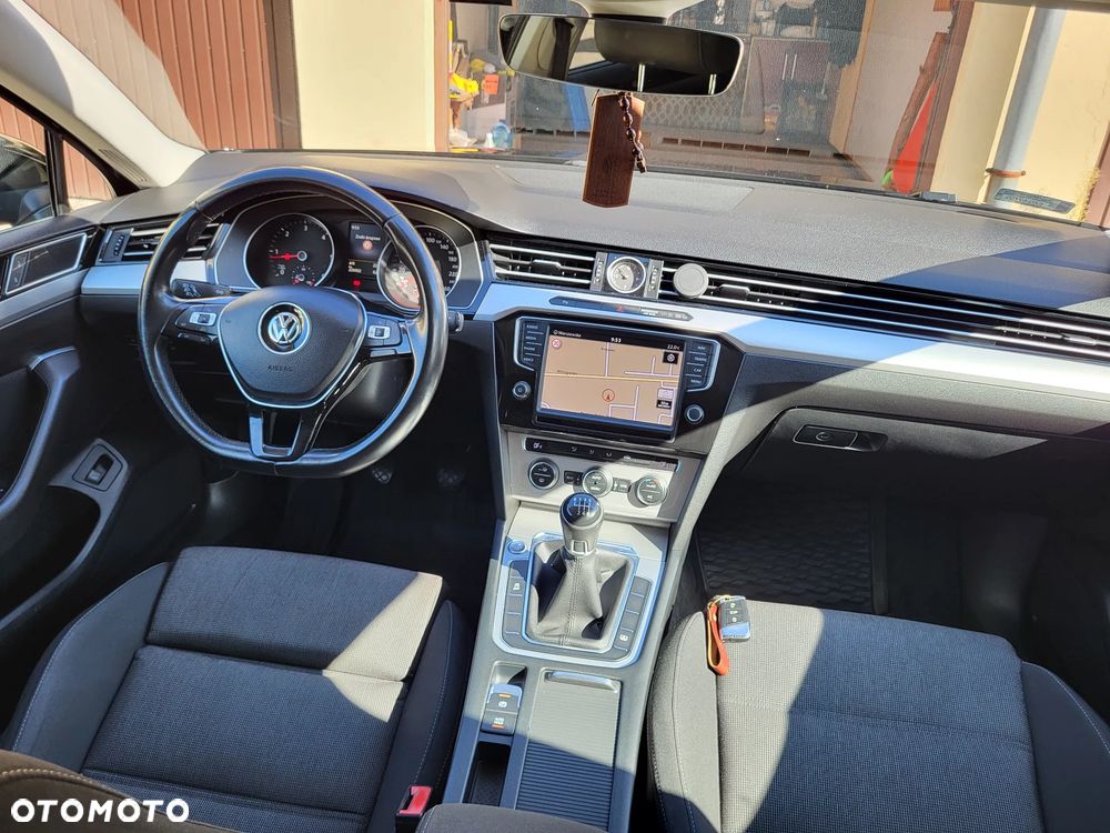 Volkswagen Passat 2.0 TDI BMT Comfortline - 25