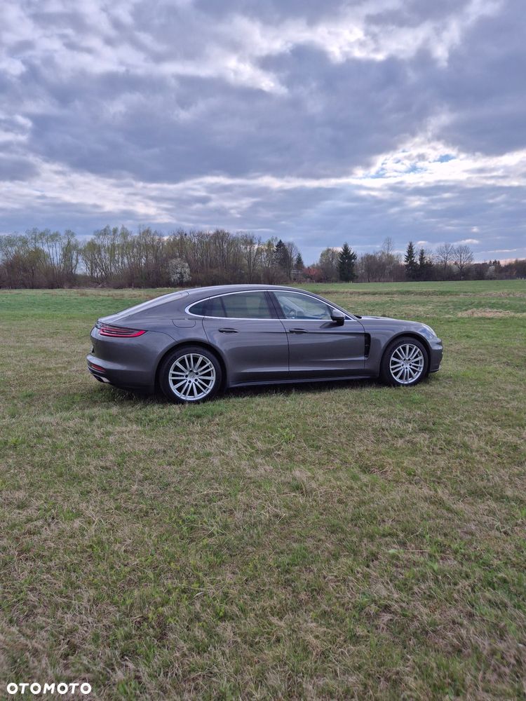 Porsche Panamera 4 - 7