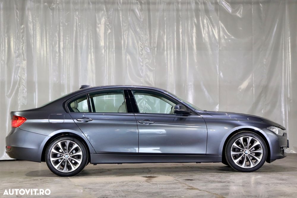 BMW Seria 3 320i Aut. Modern Line - 40