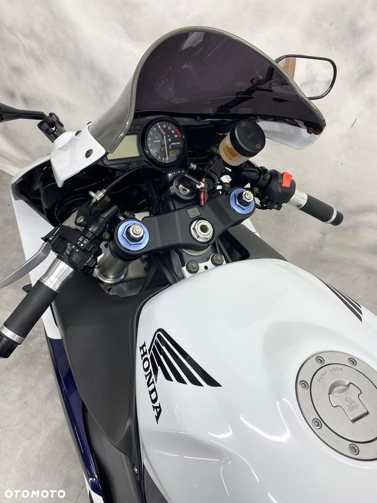 Honda CBR - 9