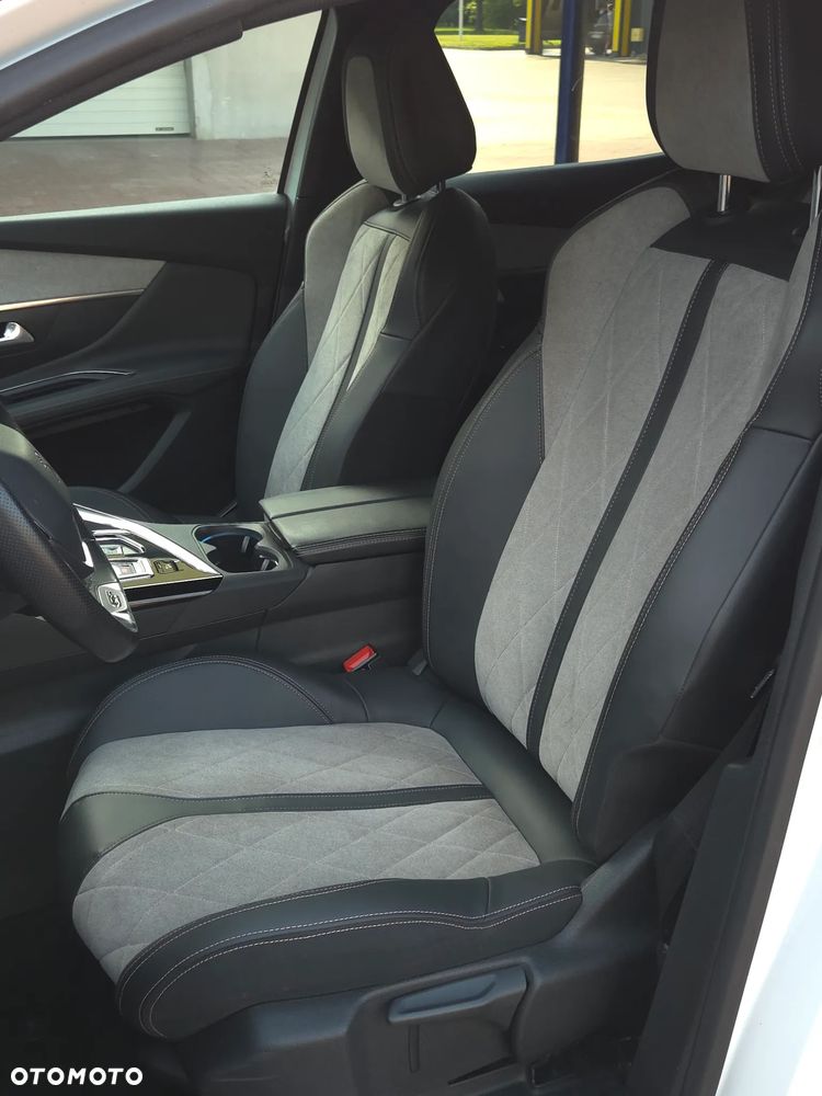 Peugeot 3008 1.6 PureTech Hybrid4 PHEV GT Pack S&S EAT8 - 17